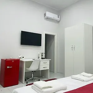 https://merlino-rooms-napoli.hotels-amalfi.com